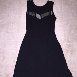 LBD with mesh inserts and keyhole back